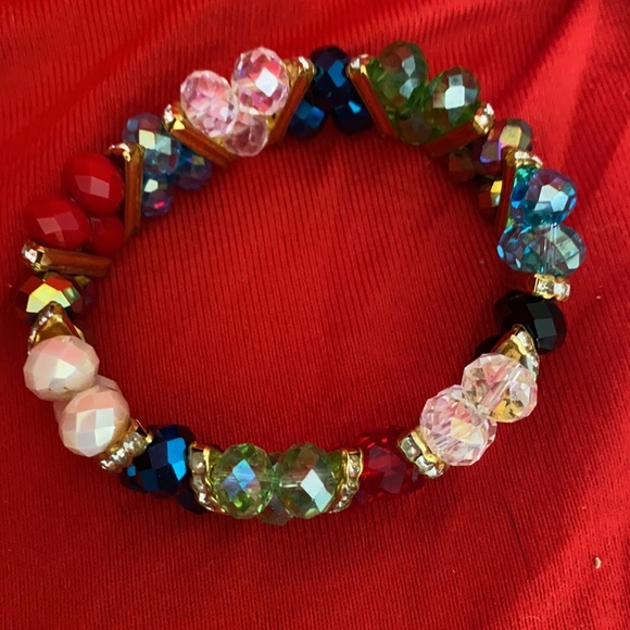 $25 Stunning Beaded Stretch Bracelet w/Jewel Tones - Picture 7 of 11